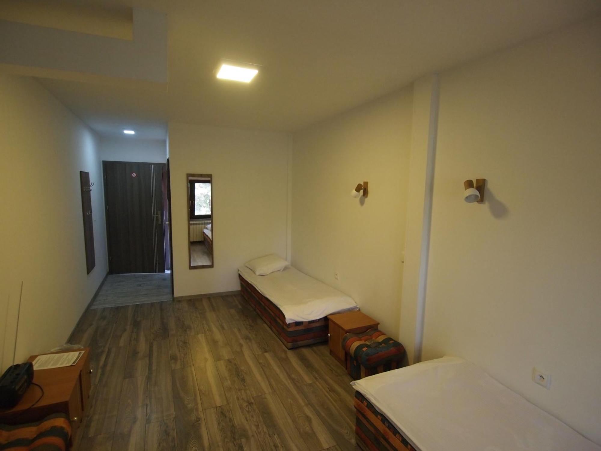Zajazd Siodlo Hotel&Restauracja Kobyla Gora Luaran gambar