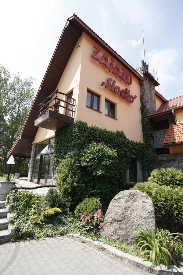 Zajazd Siodlo Hotel&Restauracja Kobyla Gora Luaran gambar
